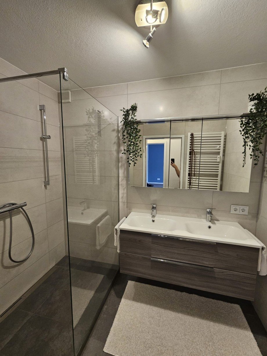 Bad - separates WC mit Fenster Maisonettewohnung Brachttal-Schlierbach