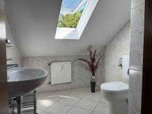 G�ste-WC AS-Immobilien.com +++ gepflegte, gro�z�gige 4 Zimmerwohnung in ruhiger Ortsrandlage