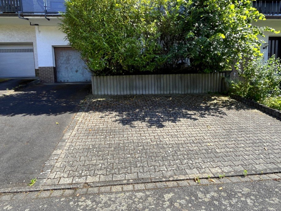 PKW Stellpl�tze am Haus Mehrfamilienhaus Bad Orb