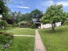 Blick vom Carport AS-Immobilien.com +++ 1 Familien-Traumhaus mit eigenem Pool im wundersch�nen Garten +++