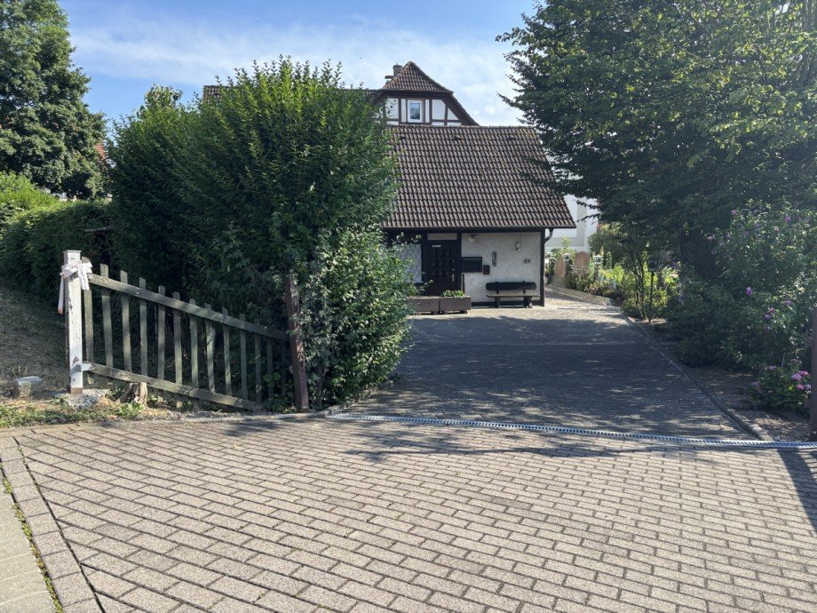 Zufahrt zum Anwesen Wohn- / Gesch�ftshaus Bad Orb