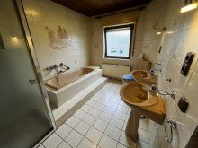 Bad AS-Immobilien.com+++Platz f�r die gro�e Familie - 1-2-Familienhaus in idyllischer Wohnlage+++