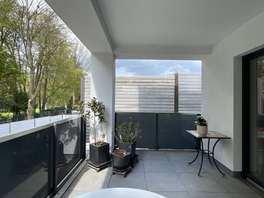 gro�er �berdachter Balkon Etagenwohnung Bad Orb