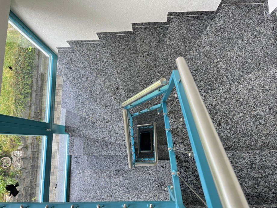 helles,gepflegtes Treppenhaus Etagenwohnung Jossgrund-Lettgenbrunn