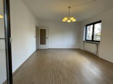 gro�es Wohnzimmer AS-Immobilien.com +++Attraktive 4 Zimmer Eigentumswohnung mit 2 Balkonen, Garage und Einbauk�che