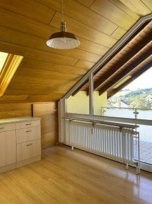 K�che (EBK) mit �berdachtem Balkon AS-Immbilien.com +++ 1 Raum - WOHNTRAUM mit Dachloggia  +++