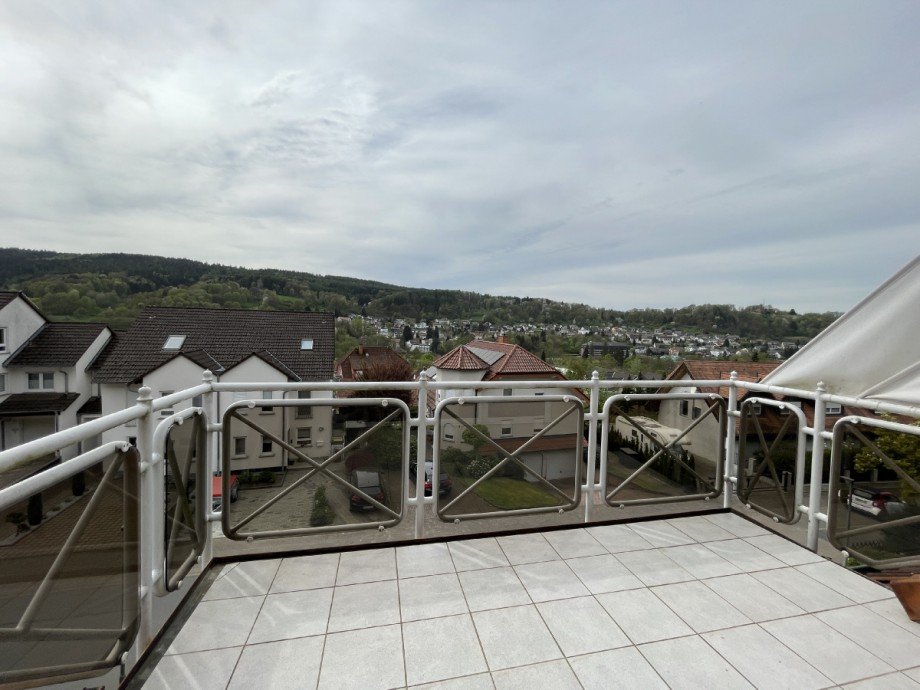 Aussicht gro�er Balkon Etagenwohnung Bad Orb