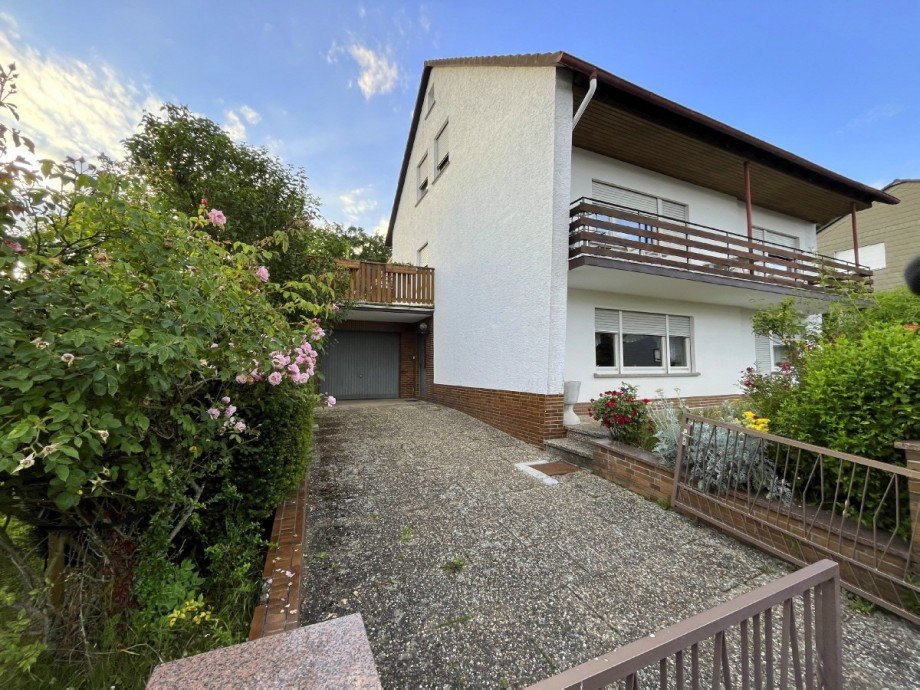 Hausansicht Garage Einfamilienhaus Gelnhausen-Haitz