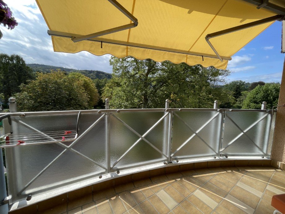 gro�er,sonniger Balkon Etagenwohnung Bad Orb